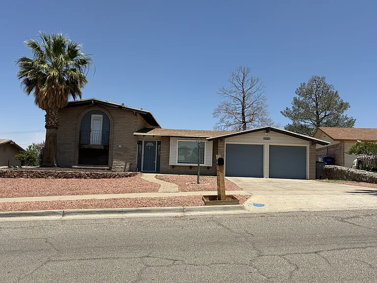 5527 Carousel Dr — Photo 1