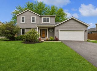 1424 Westport Rdg, Crystal Lake, IL 60014