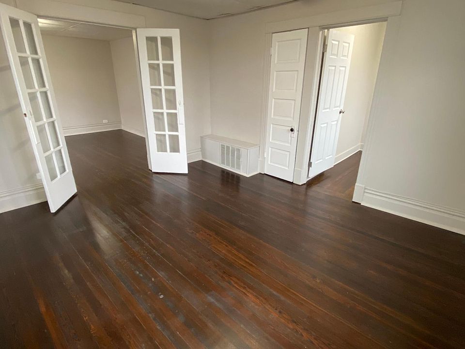 2nd fl ginormous 1 bed 1 bath
