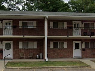 400 Tracy Ln APT 10, Saint Clairsville, OH 43950