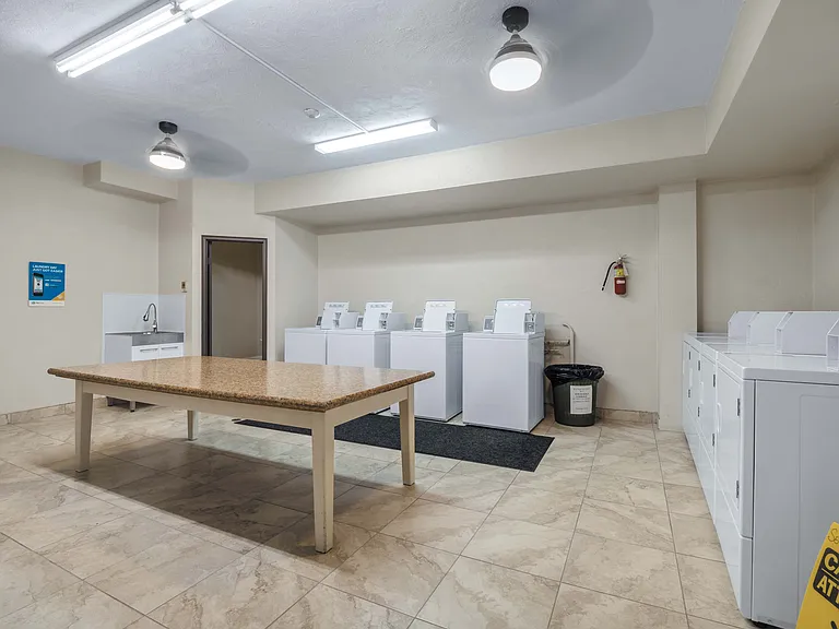 8325 Riverside Dr E — Photo 21
