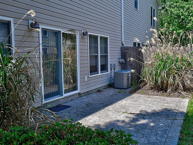 2224 W Berrie Cir — Photo 43