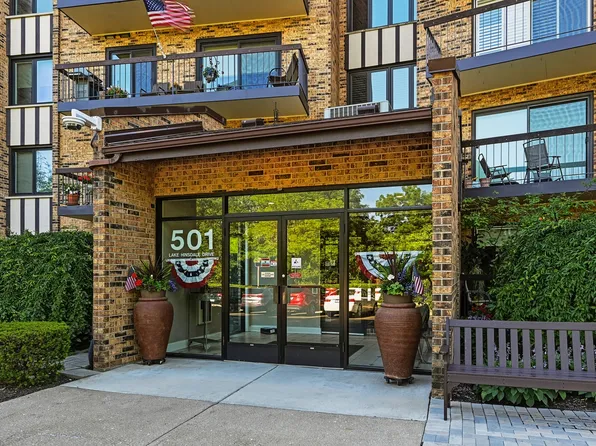 501 Lake Hinsdale Dr APT 408, Willowbrook, IL 60527