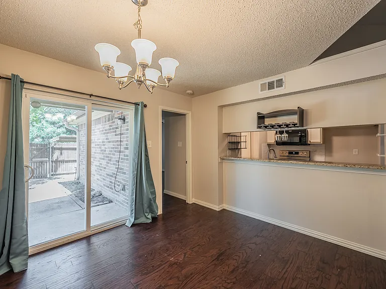 6402 Valleybrooke Ct — Photo 3