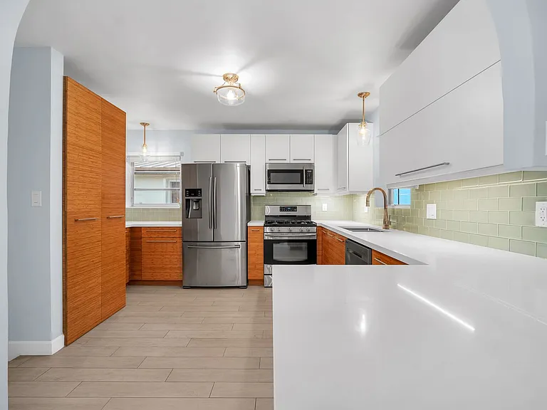 1351 Van Buren St — Photo 2