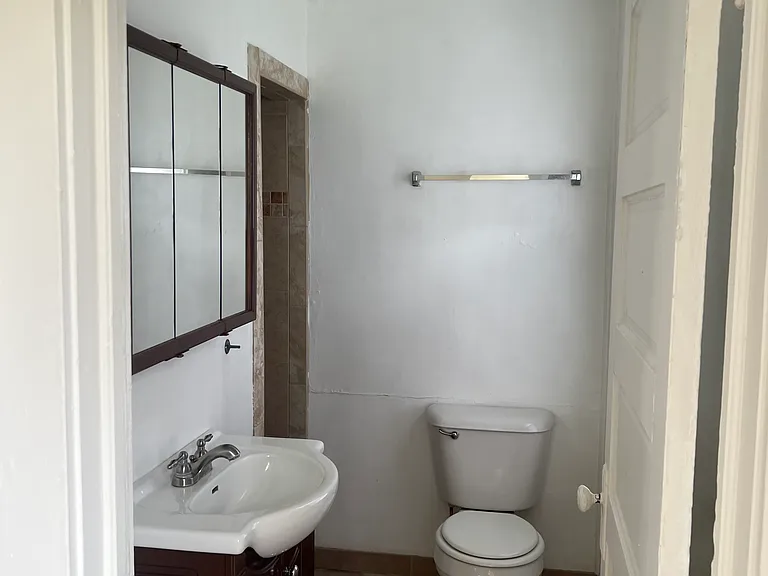 13330 Morse St — Photo 15