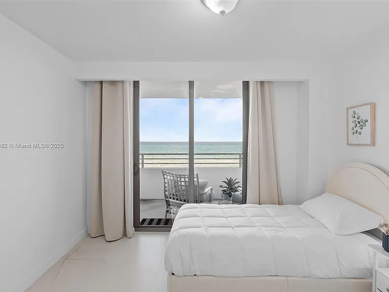5555 Collins Ave #6L — Photo 11