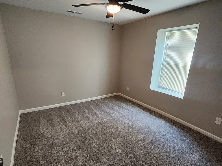 515 S 20th St #B — Photo 17