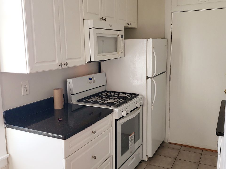 1st image of 3117 W Foster Ave #2