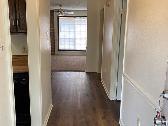 3rd image of 2827 Toulon Dr