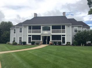 902 Oakbrook Dr, Jackson, MI 49203