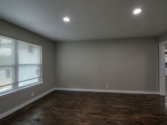 5th image of 1731 E 31st Pl N
