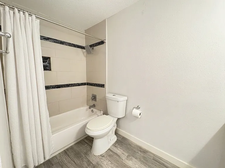 Primary Bedroom ensuite bathroom