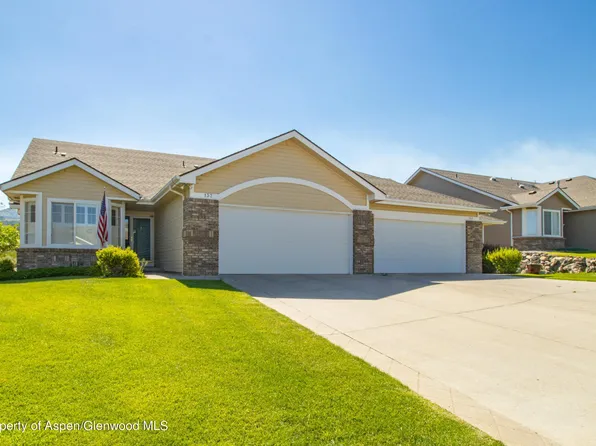 137 S Ridge Ct, Parachute, CO 81635