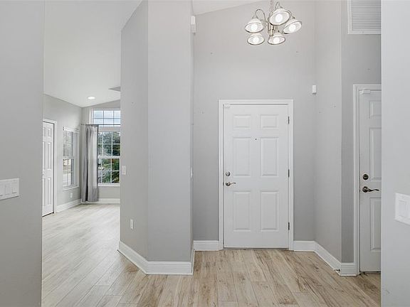 4th image of 6823 Crossbow Ln