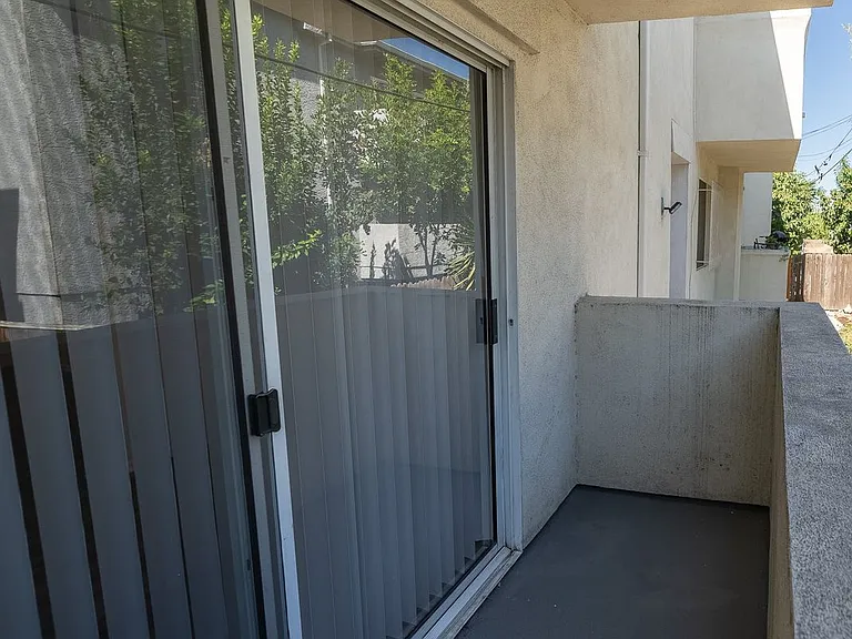 10755 Kling Street — Photo 19