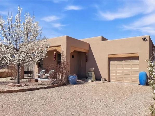 1641 Placita De Luna, Santa Fe, NM 87506