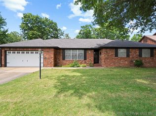 318 Sunset Dr, Vinita, OK 74301