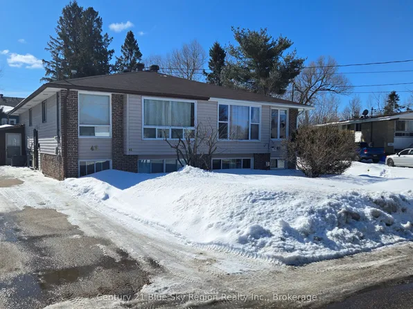 43 Charlton Cres, North Bay, ON P1A 3M8