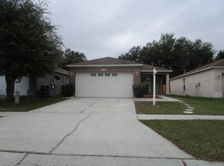 444 Maple Pointe Dr, Seffner, FL 33584