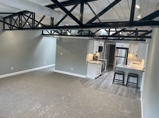 1560 Post Rd APT 1, Fairfield, CT 06824