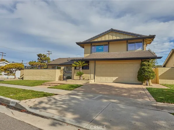 1068 El Camino Dr, Costa Mesa, CA 92626