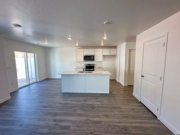 4th image of 1679 S Forbidding Way