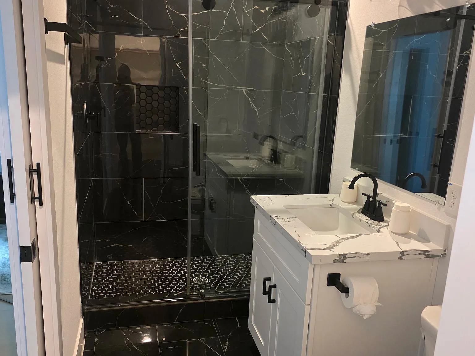3 bed, 2.0 bath, 1574 sqft, $1,018 — Photo 2
