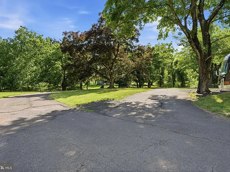 612 Bustleton Pike — Photo 45