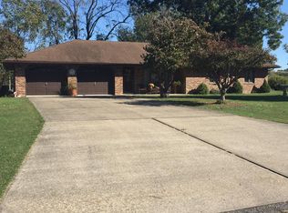 712 Dennison St, Harrisburg, IL 62946