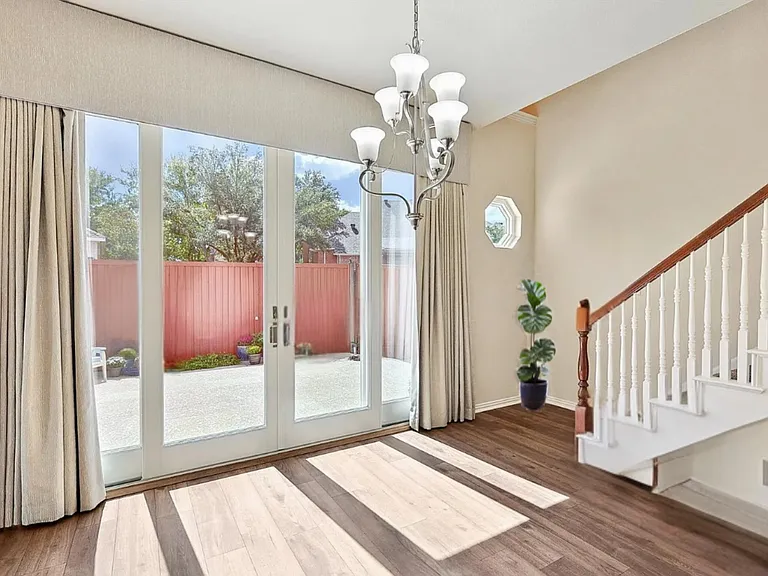 4568 Saint James Dr — Photo 8