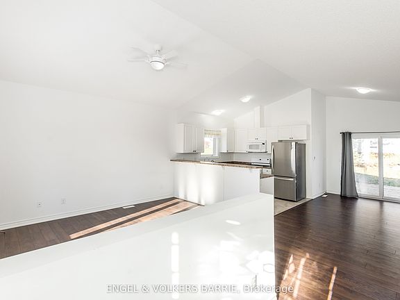 4th image of 38 Linden Ln