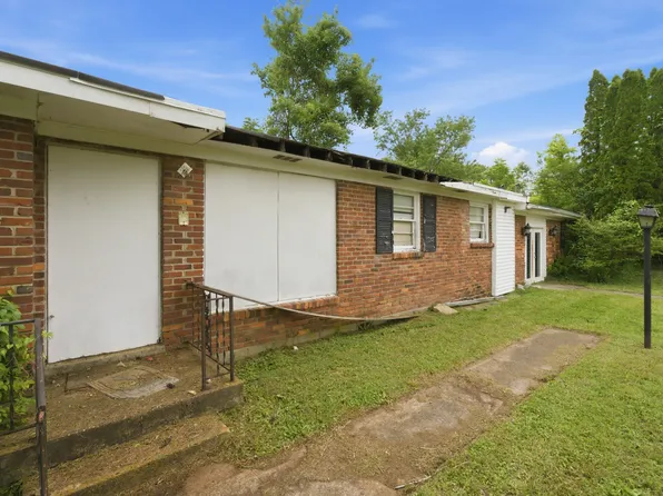 213 Rosehill Dr, Goodlettsville, TN 37072
