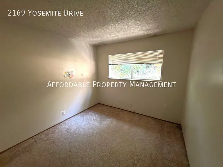 2169 Yosemite Dr — Photo 14