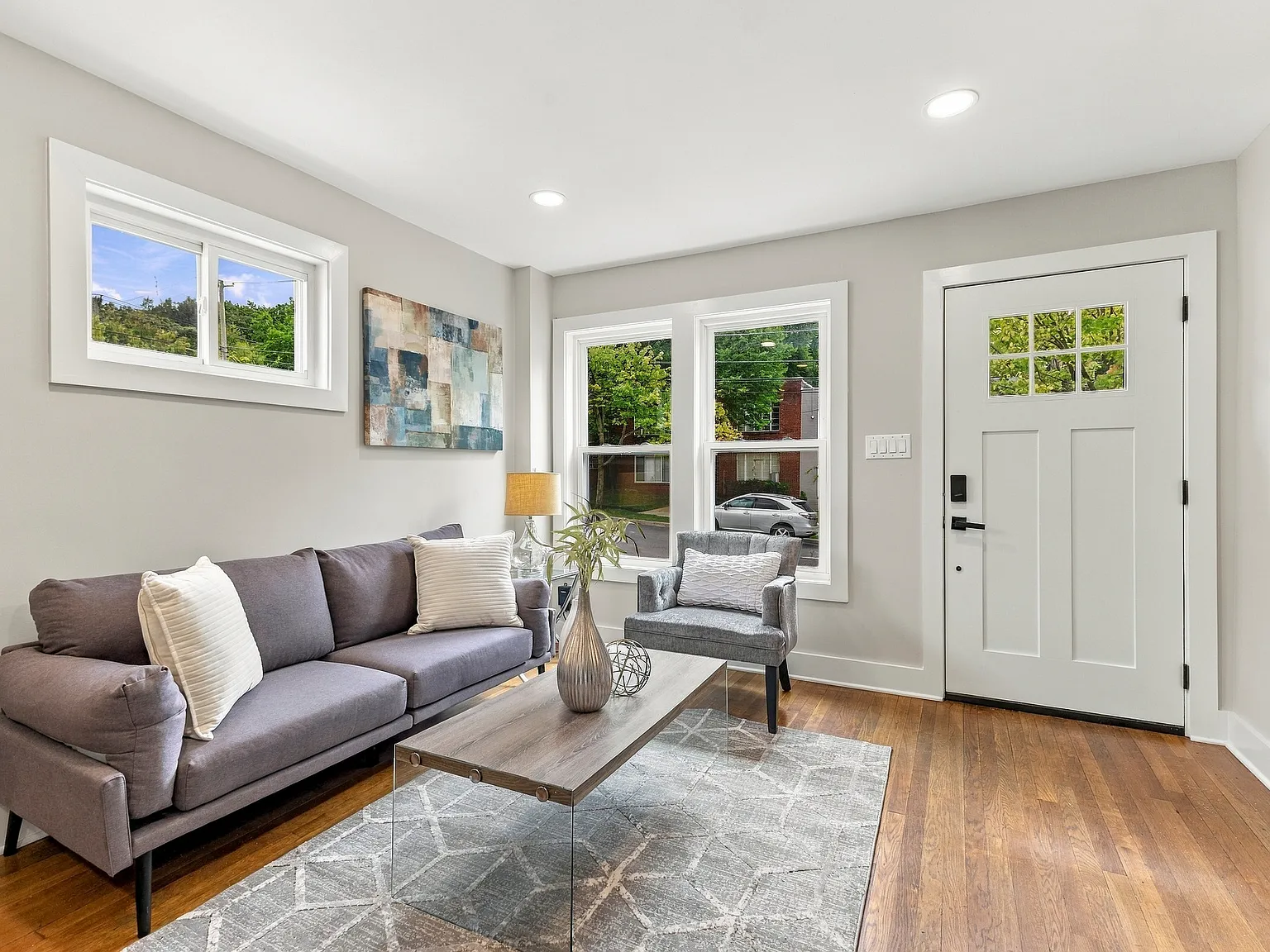 4 bed, 2.5 bath, 1424 sqft, $4,295 — Photo 3