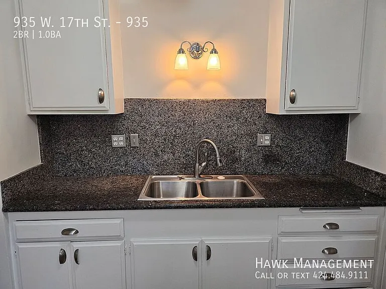 935 W 17th St #935 — Photo 3