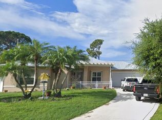 380 SW Paw Ct, Port Saint Lucie, FL 34953