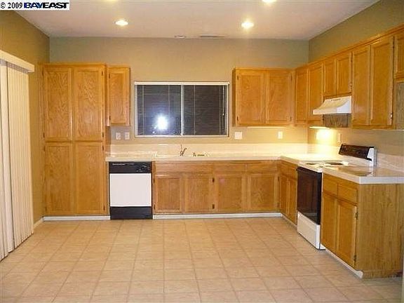 4th image of 1022 La Bonita Ter