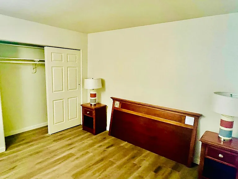 239 N Warren Ave — Photo 101