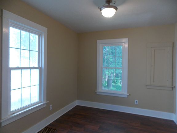 3rd image of 1415 Hill Ave