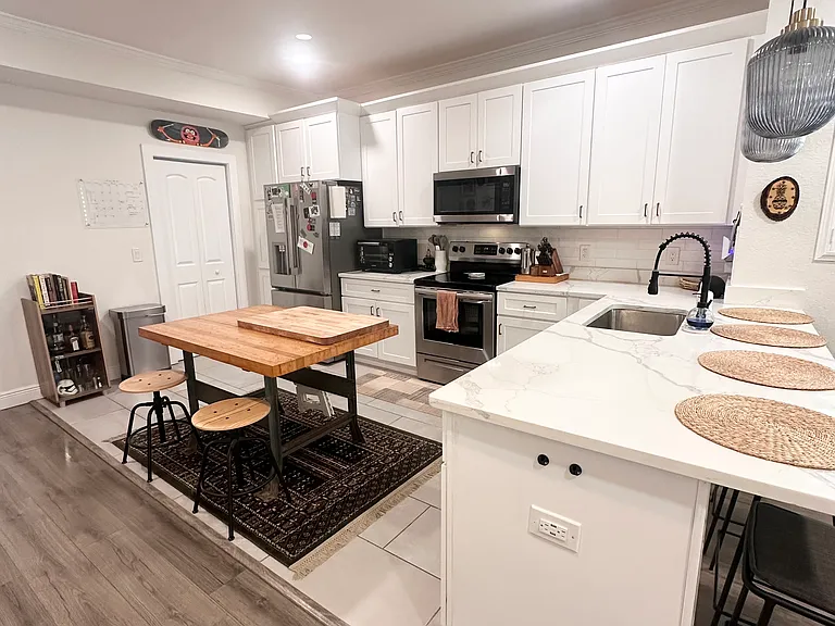 210 W Lambright St — Photo 10