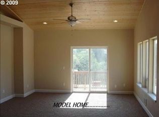 2288 Brooklyn Ln, Coos Bay, OR 97420