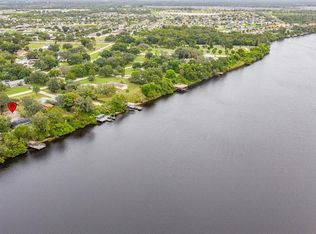 318 Manatee Dr, Ruskin, FL 33570