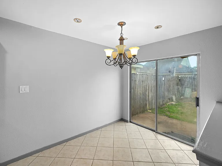 6214 Gladewell Dr — Photo 8