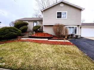 224 Pheasant Rd, Matteson, IL 60443