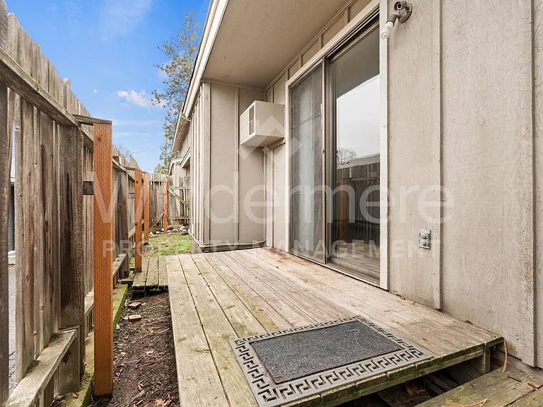 2702 E 31st Ave — Photo 22