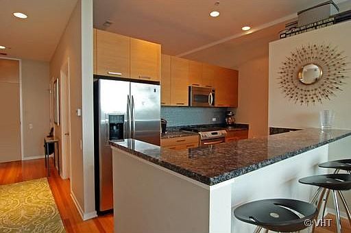 5th image of 500 W Superior St Unit 2006