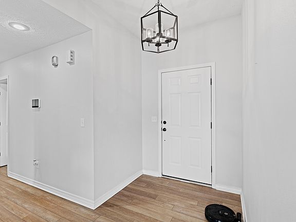5th image of 1230 N Culpepper Avenue