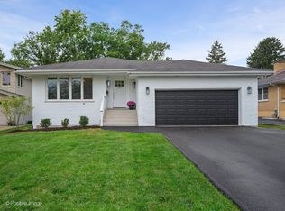 246 N Jackson Rd, Clarendon Hills, IL 60514