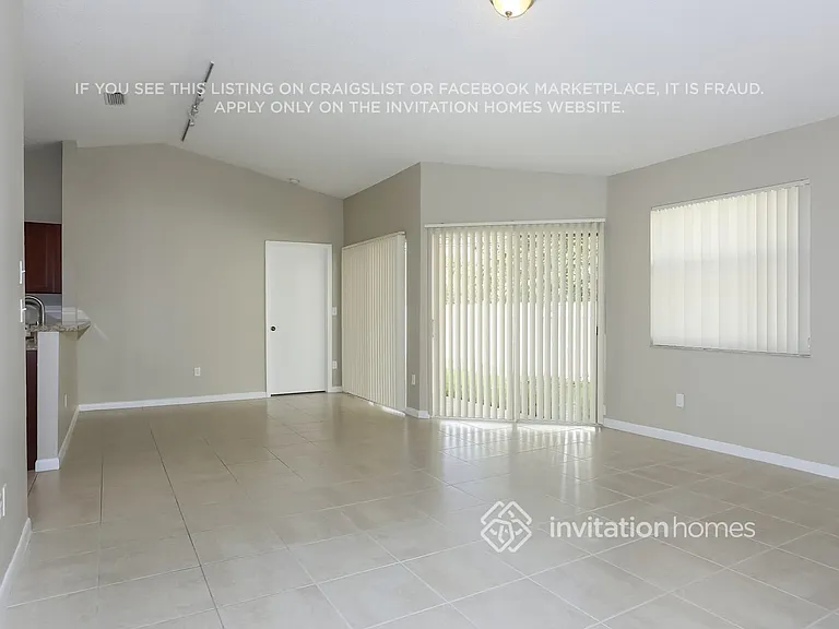 9913 NW 9th Ct — Photo 3